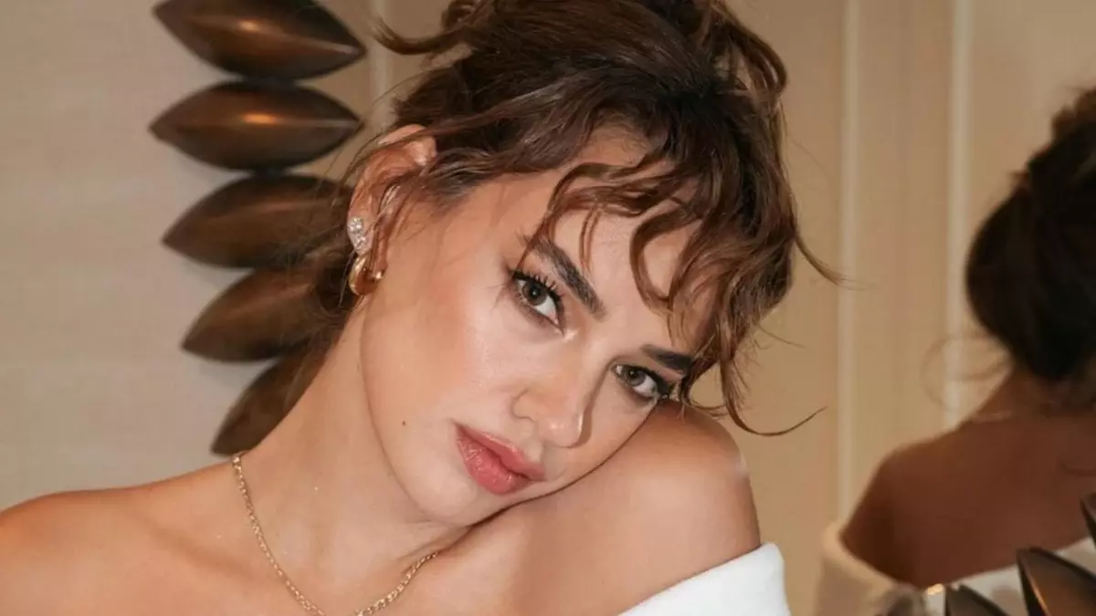 Seda Bakan’ın cesur pozlarına yorum yağdı