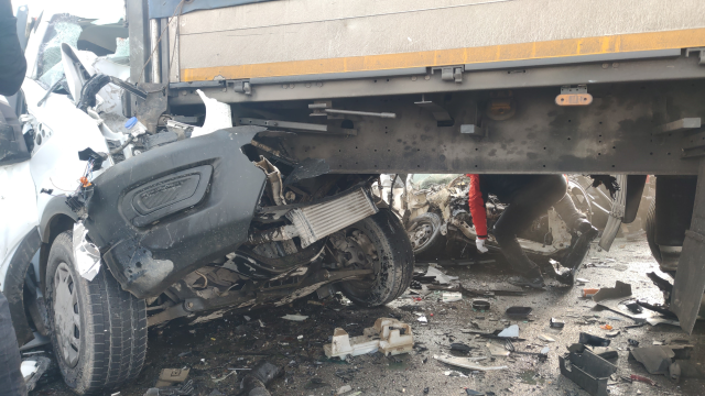 Van'da 30 aracın karıştığı zincirleme trafik kazası: 1 ölü, 51 yaralı