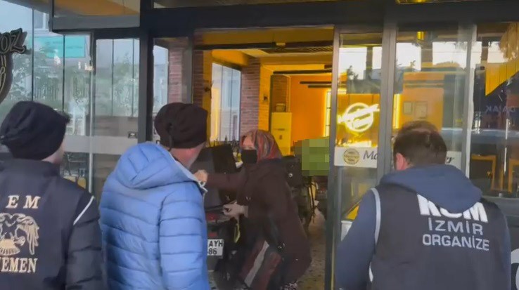 İzmir’de ‘Maydonoz Döner’e FETÖ operasyonu: 50 gözaltı