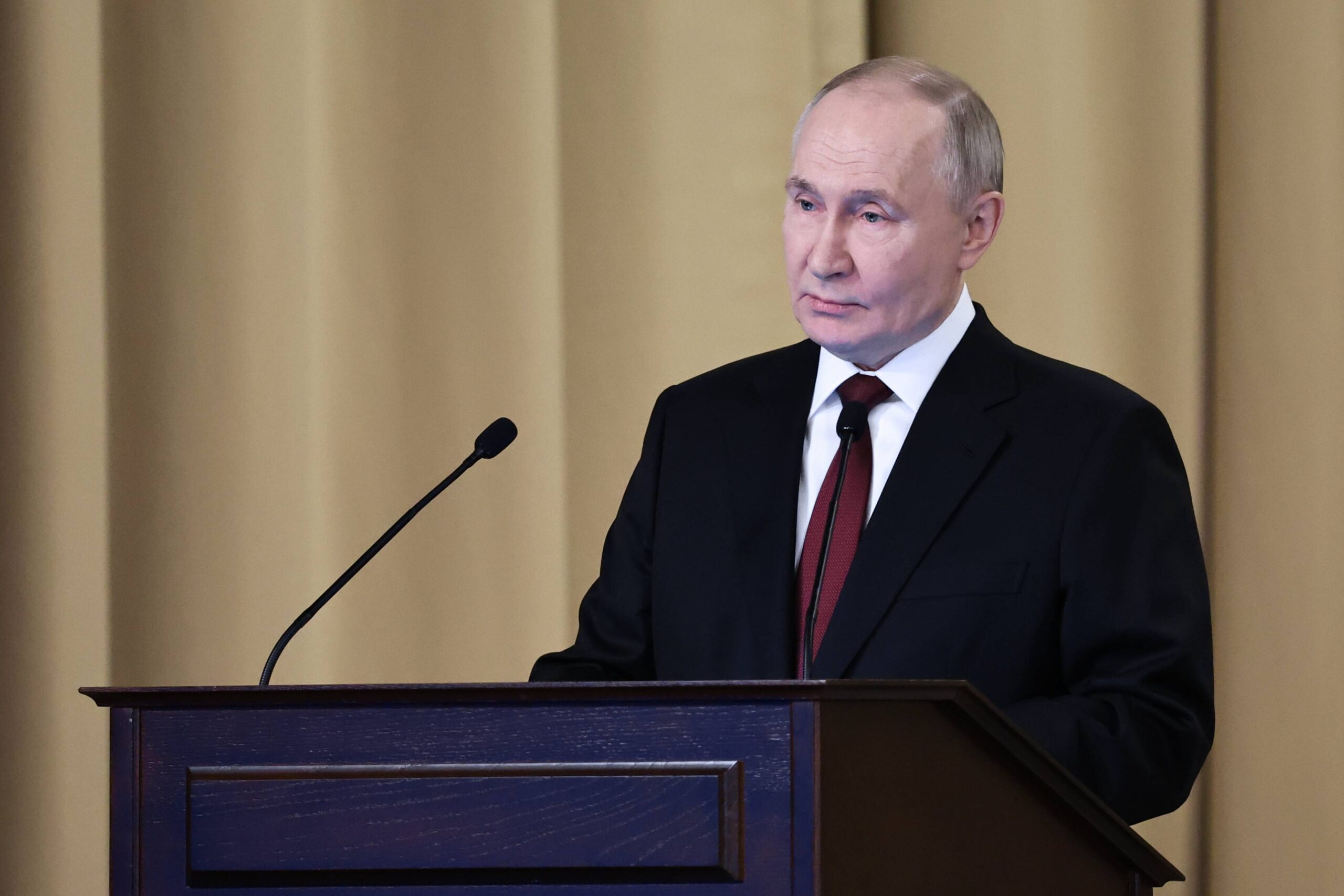 Putin: “ABD ile ilk temaslar umut veriyor”