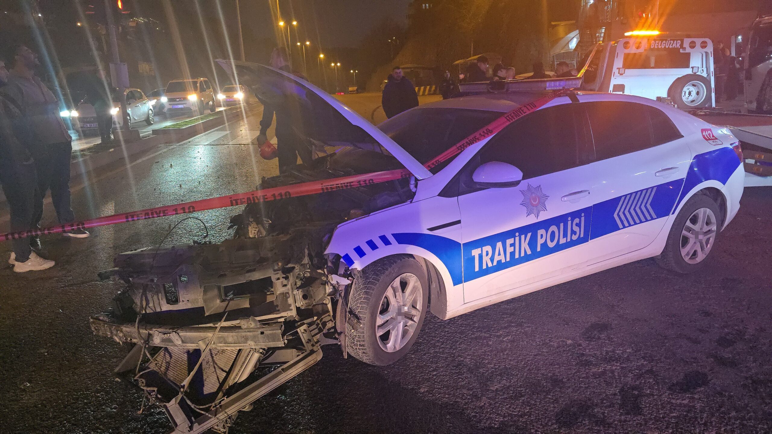 Zonguldak’ta kavşaktaki kazaya biri polis otosu üç araç karıştı: 2’si polis 4 yaralı