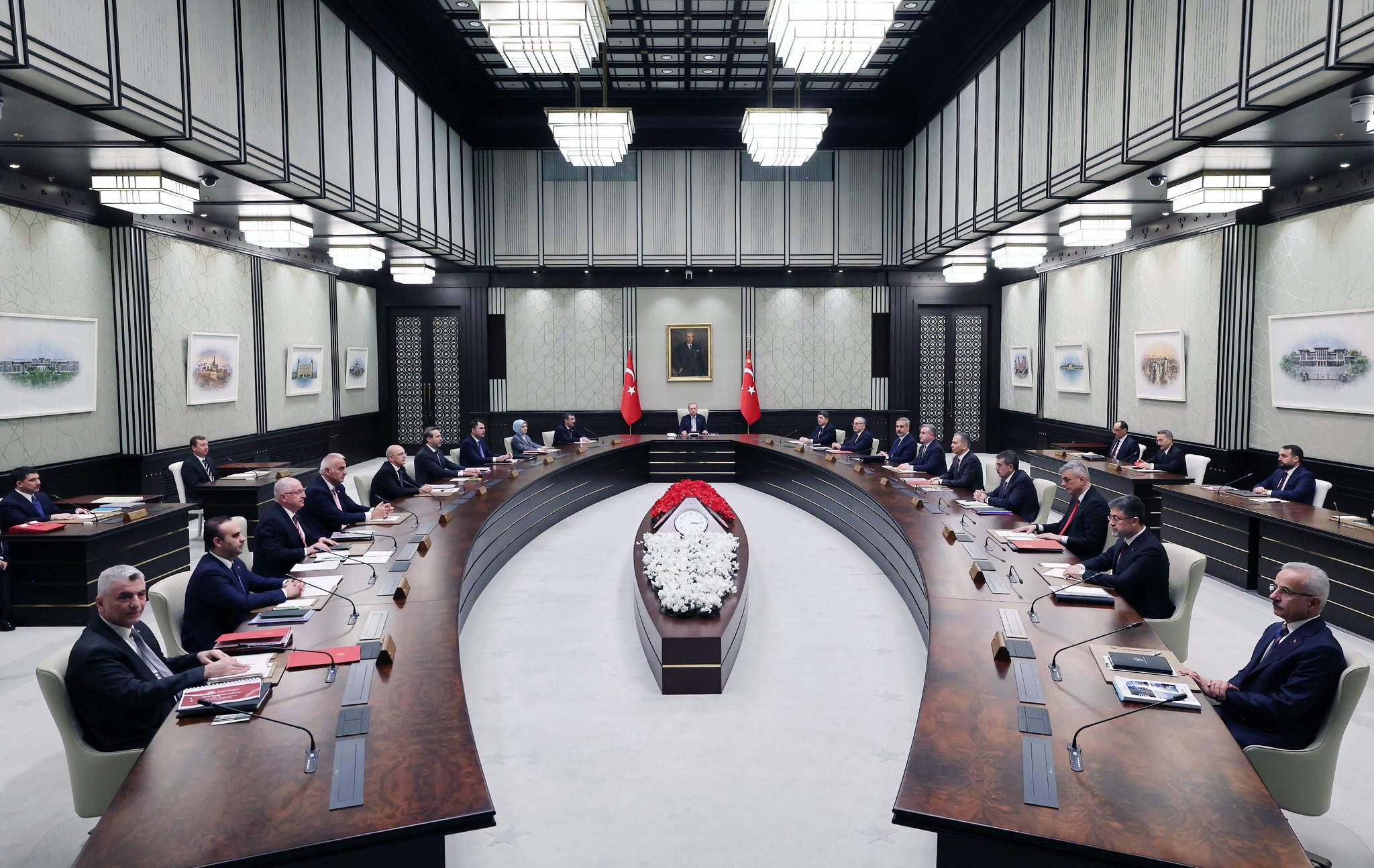 Cumhurbaşkanı Erdoğan: “Polise saldıranlar sokak teröristi”