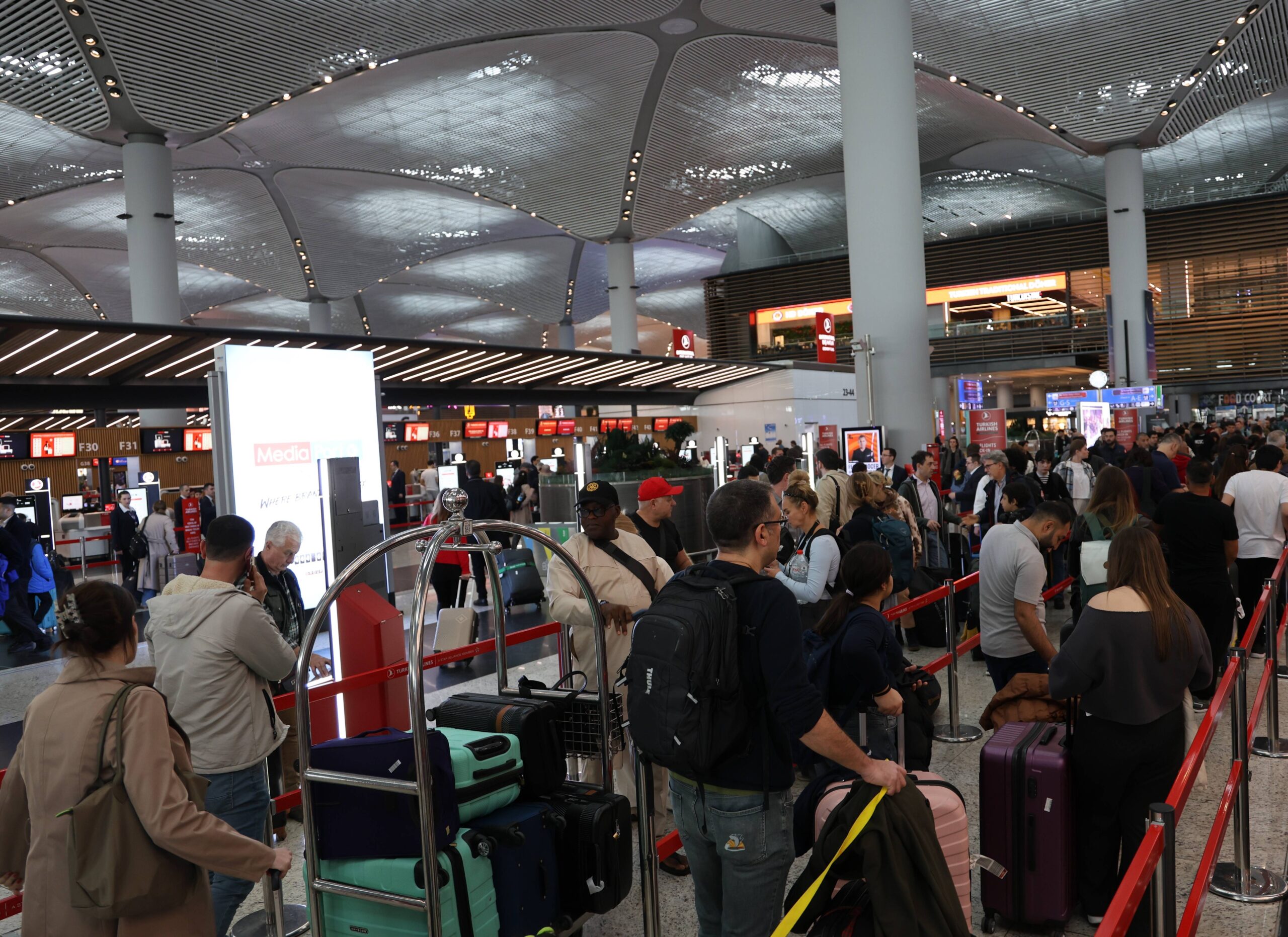 İstanbul Havalimanı’nda bayram hareketliliği başladı