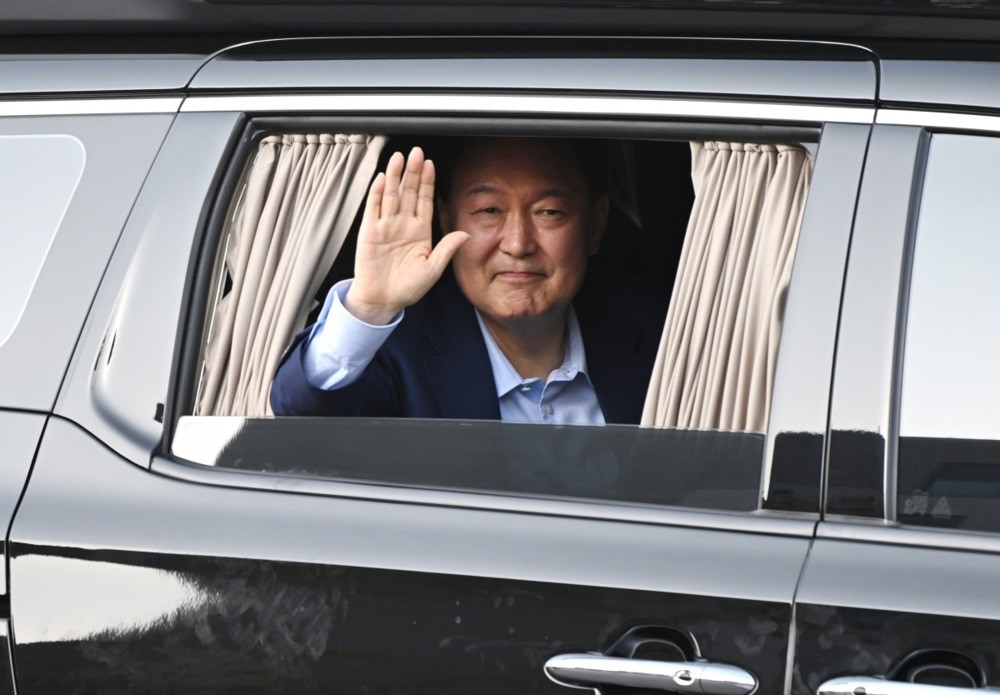 Görevden alınan Güney Kore Devlet Başkanı resmi başkanlık konutundan ayrıldı