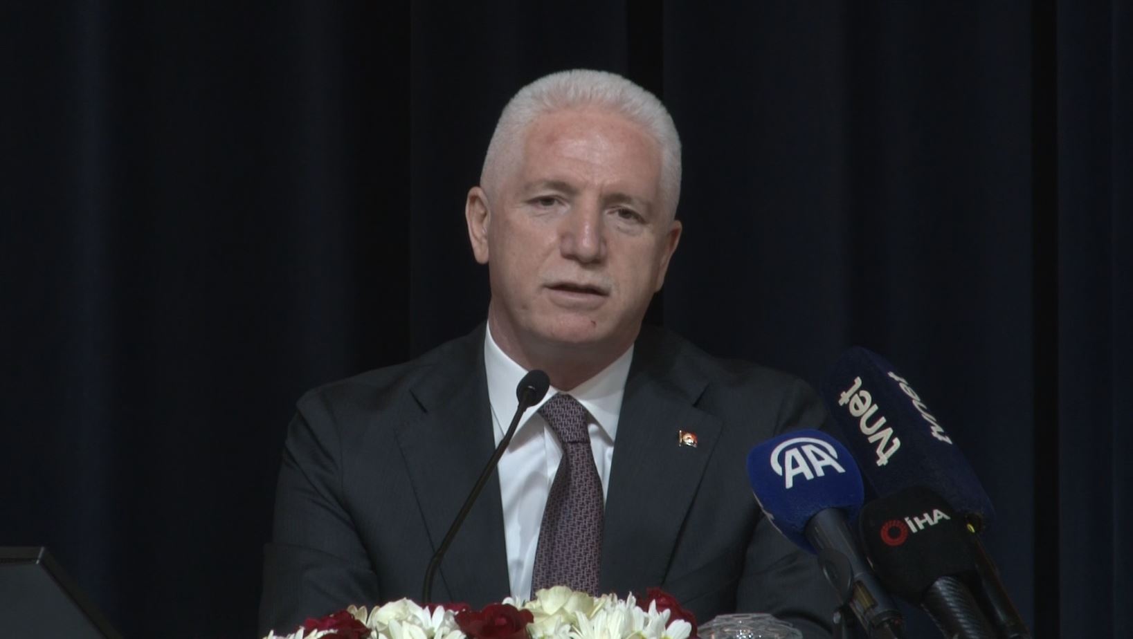 İstanbul Valisi Davut Gül: “23 Nisan’da şehir olarak önemli bir sınavdan geçtik”