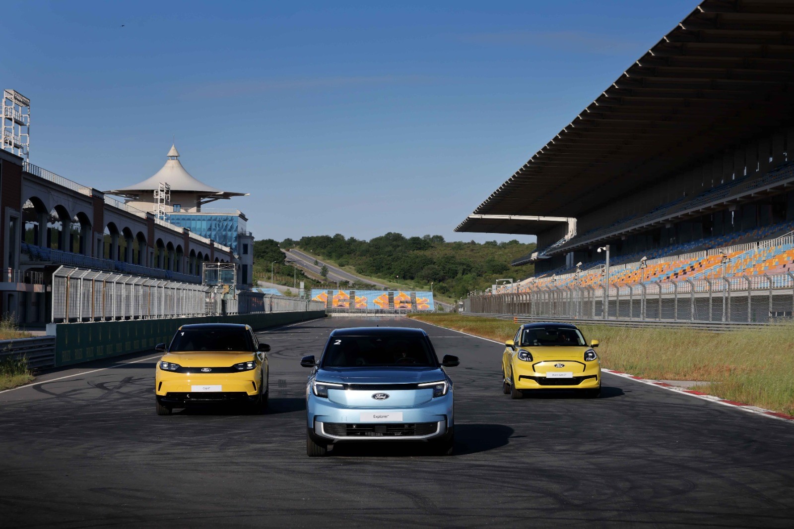 Ford Türkiye, elektrikli yeni binek ve ticari araçlarını tanıttı