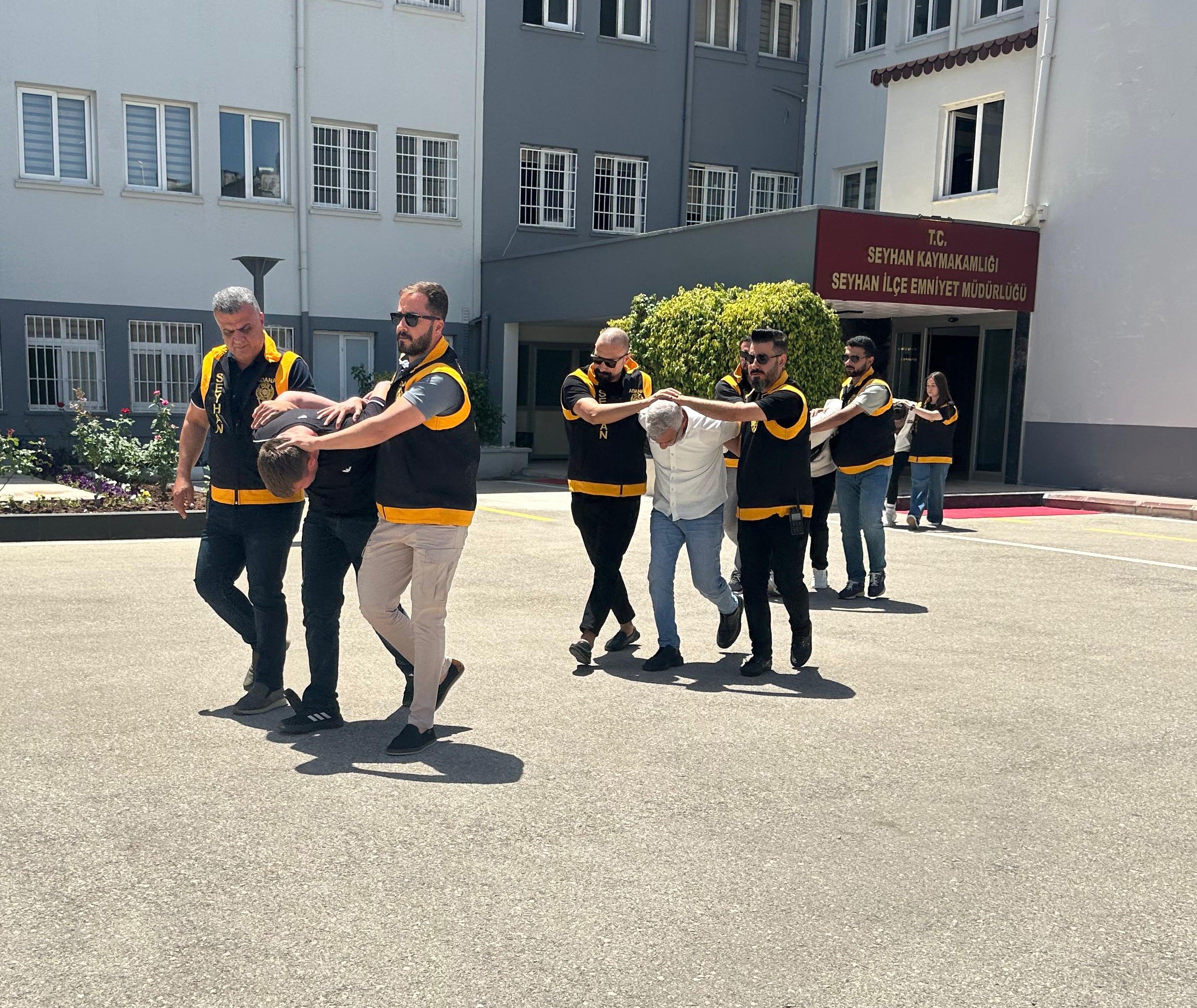 Adana’da eski sevgili dehşeti: Kıskançlık krizine girip kafe kurşunlattı