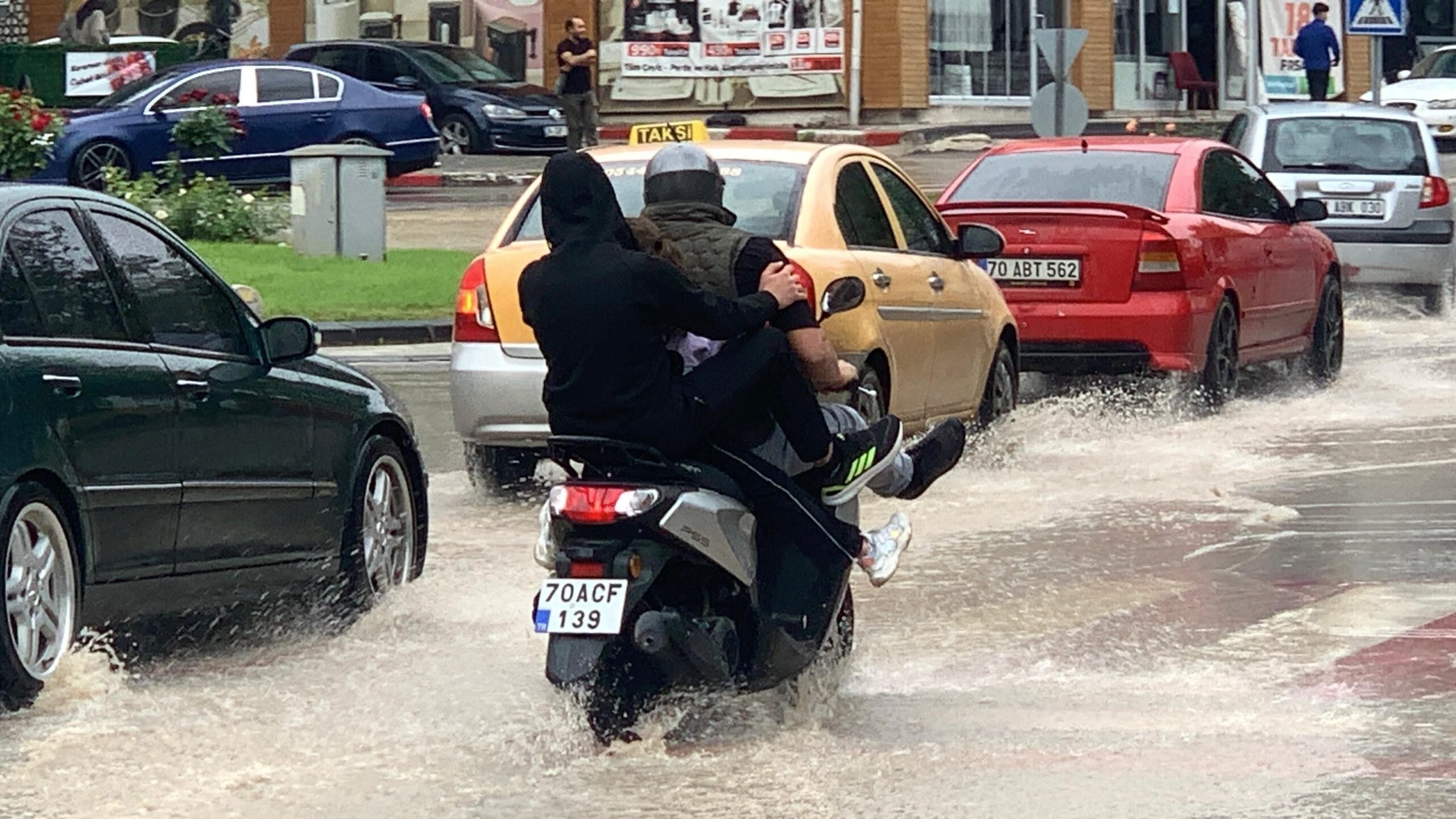 Karaman’da sağanak yağış etkili oldu