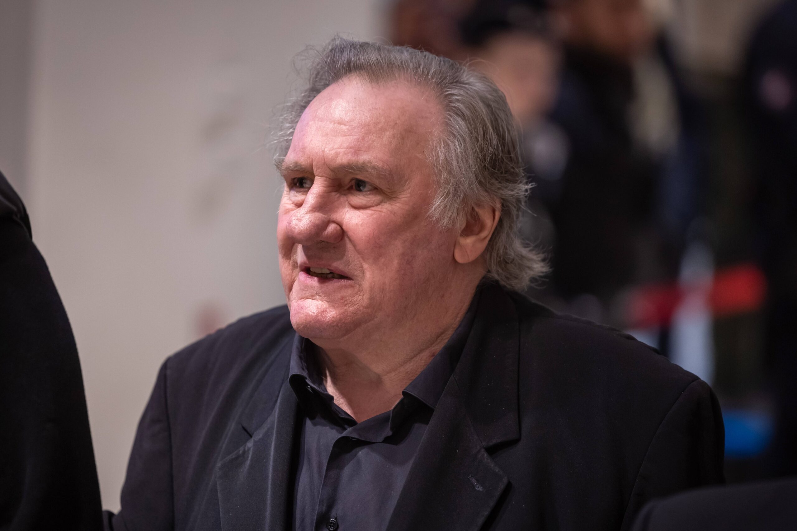 Dünyaca ünlü Fransız aktör Depardieu’ye cinsel saldırı suçundan hapis cezası