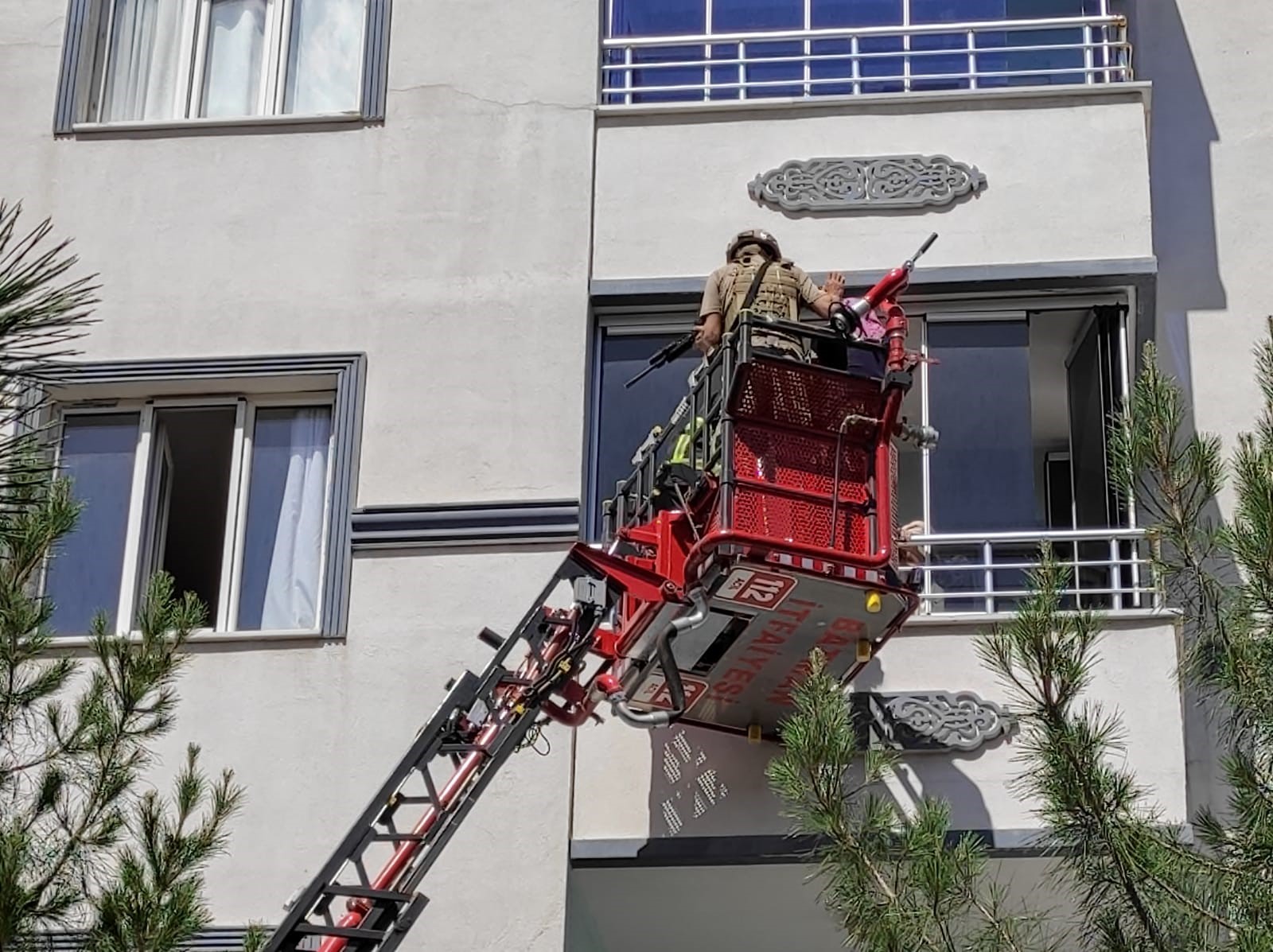 Batman’da çocukları tarafından tahra ile rehin alınan anne, baba ve kızları kurtarıldı