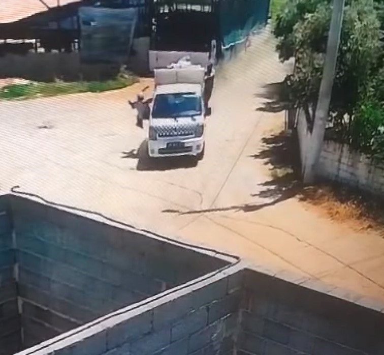 Aydın’da çöp toplama aracından düşen işçi ağır yaralandı