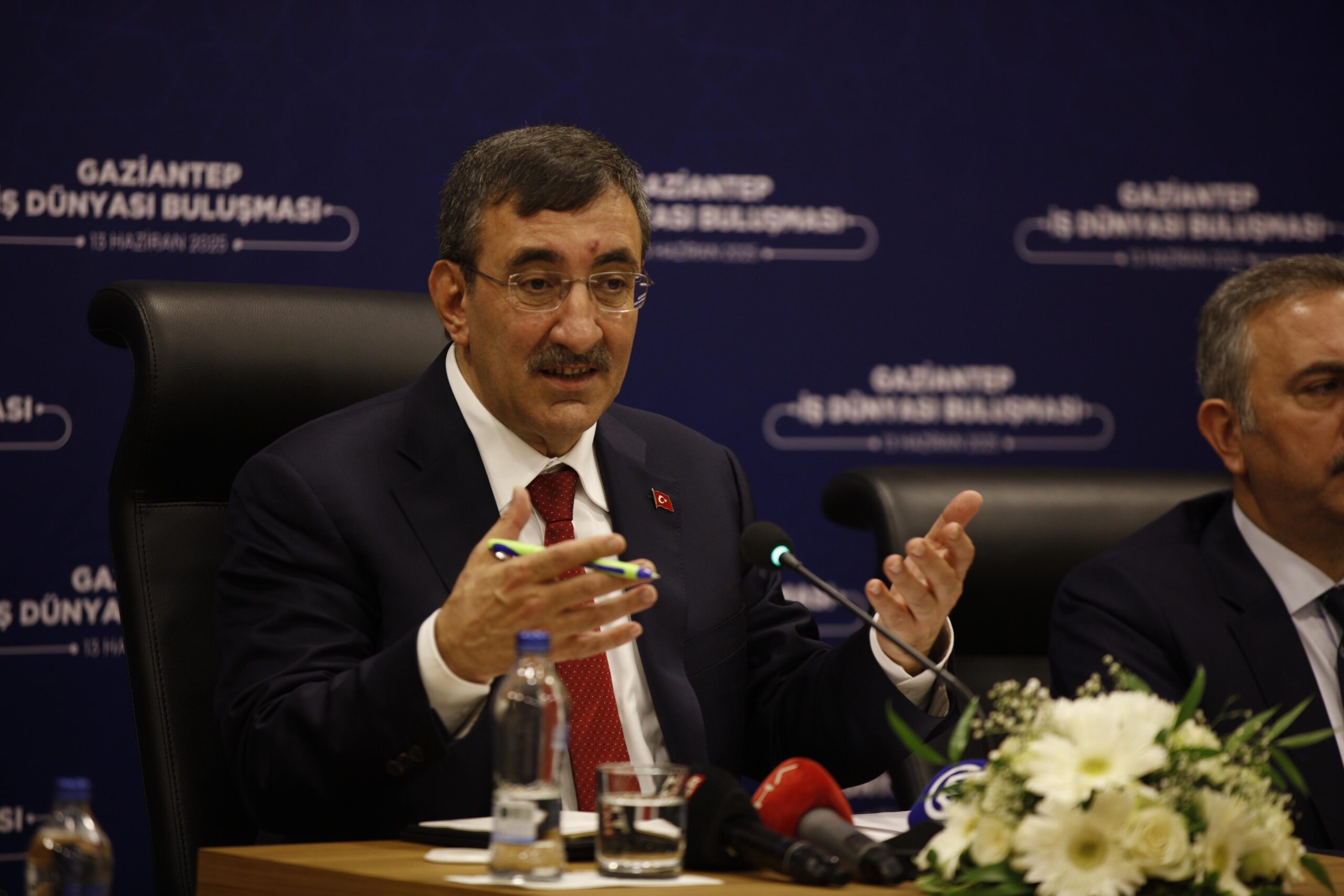 Cumhurbaşkanı Yardımcısı Yılmaz: “Merkez Bankası rezervleri 155,9 milyar dolara yükseldi”