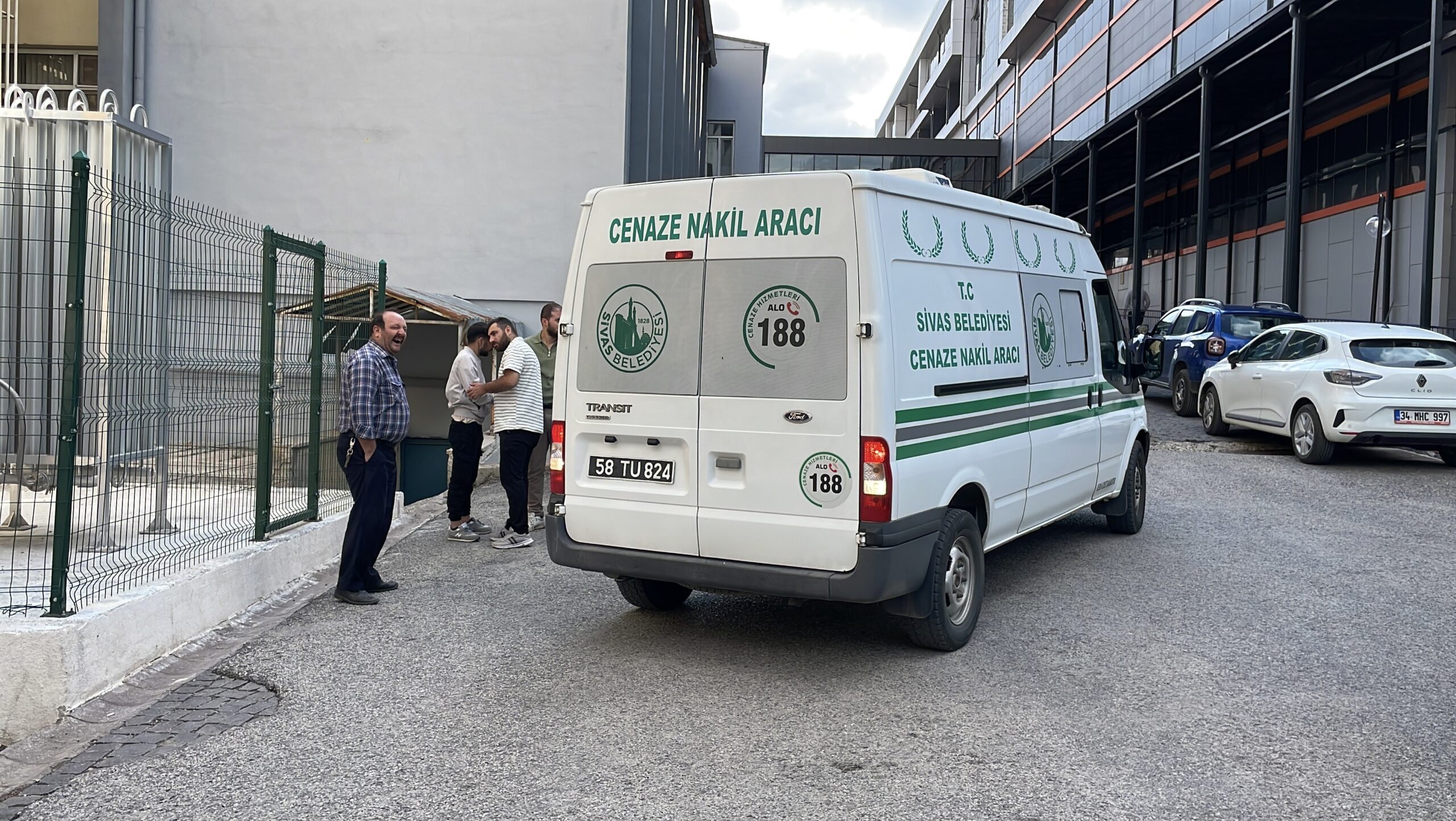 Kenenin yapıştığı yaşlı kadın öldü, kentte ölü sayısı 8’e ulaştı