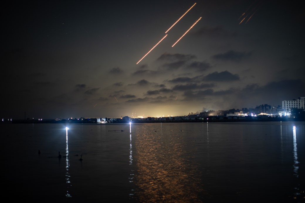 IDF: “Tel Aviv’e 150 balistik füze ateşlendi, 15 yaralı var”