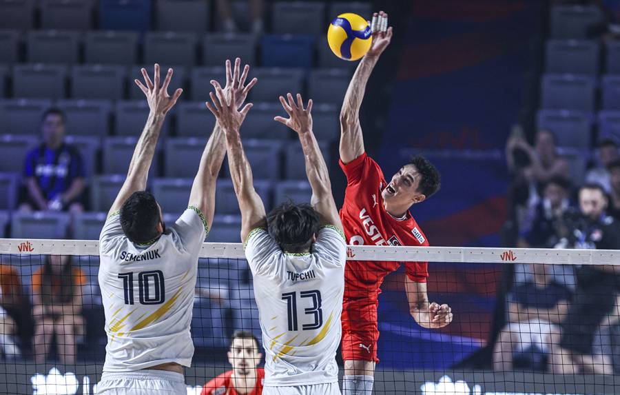 A Milli Erkek Voleybol Takımı, Ukrayna’ya 3-0 mağlup oldu