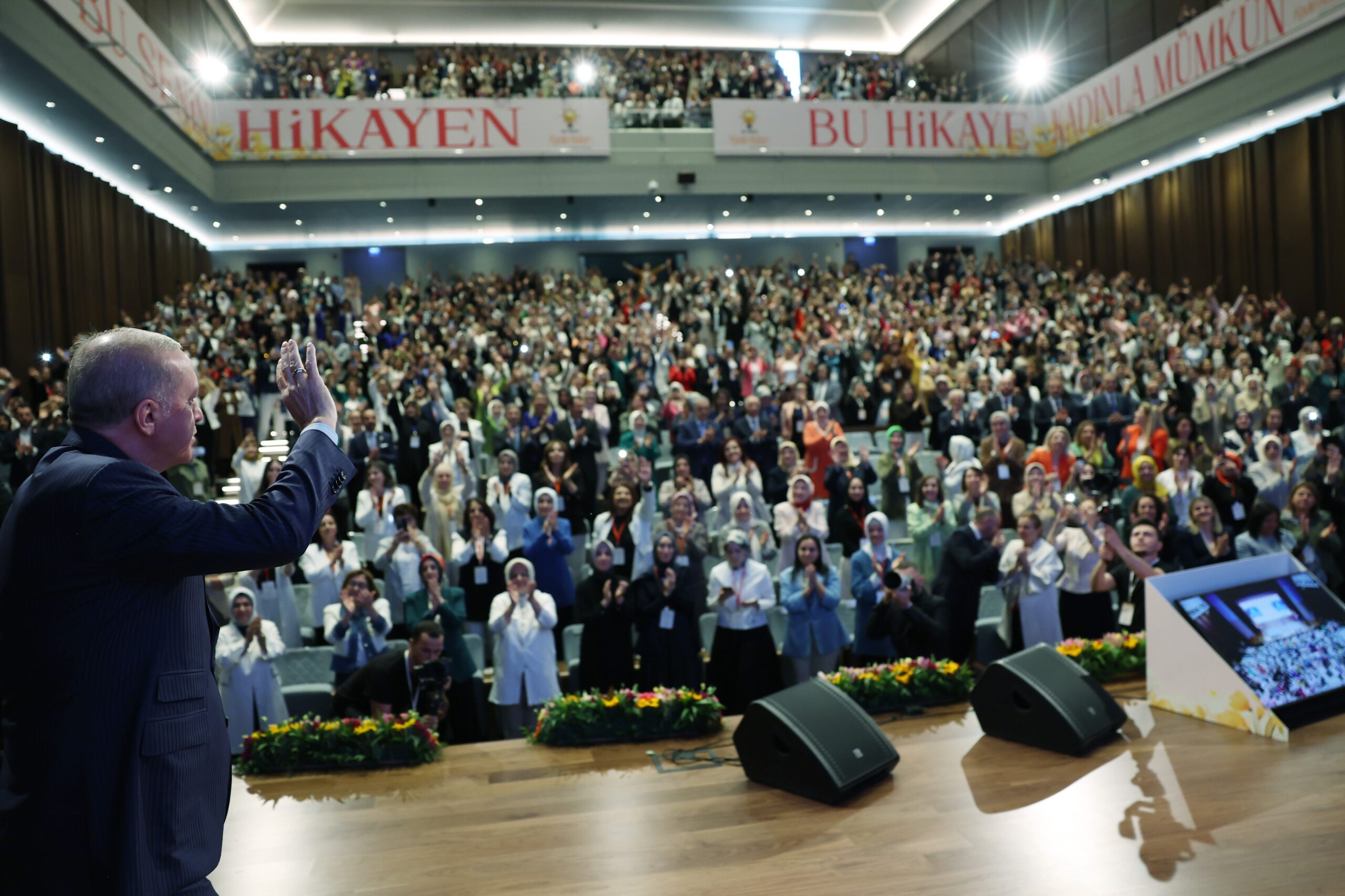 Cumhurbaşkanı Erdoğan: “Türkiye’nin ana muhalefet partisi şu an yönetilmiyor, dümeni kilitlenmiş gemi misali sürükleniyor”