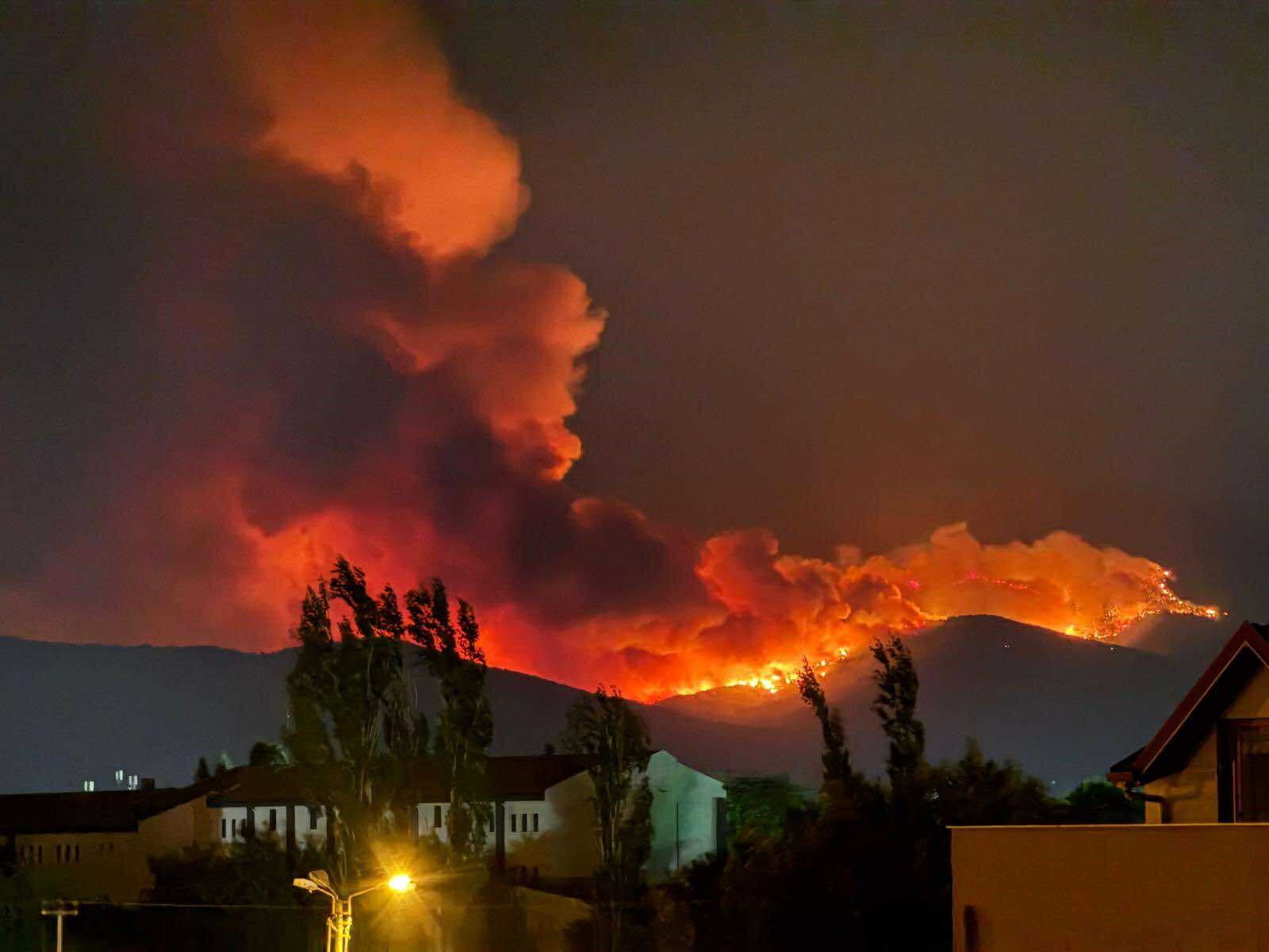 Bir yangın da Ödemiş’te: 3 mahalle tahliye edildi