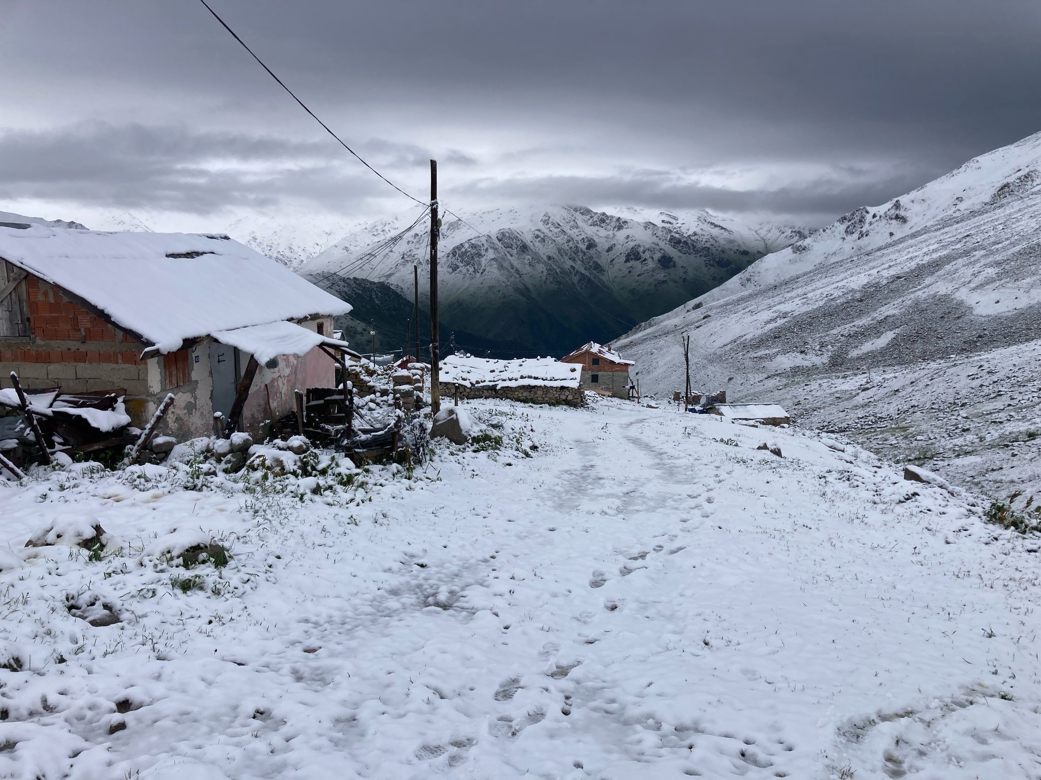 Kaçkar Dağları’ndan turistlere ‘Beyaz sürpriz’