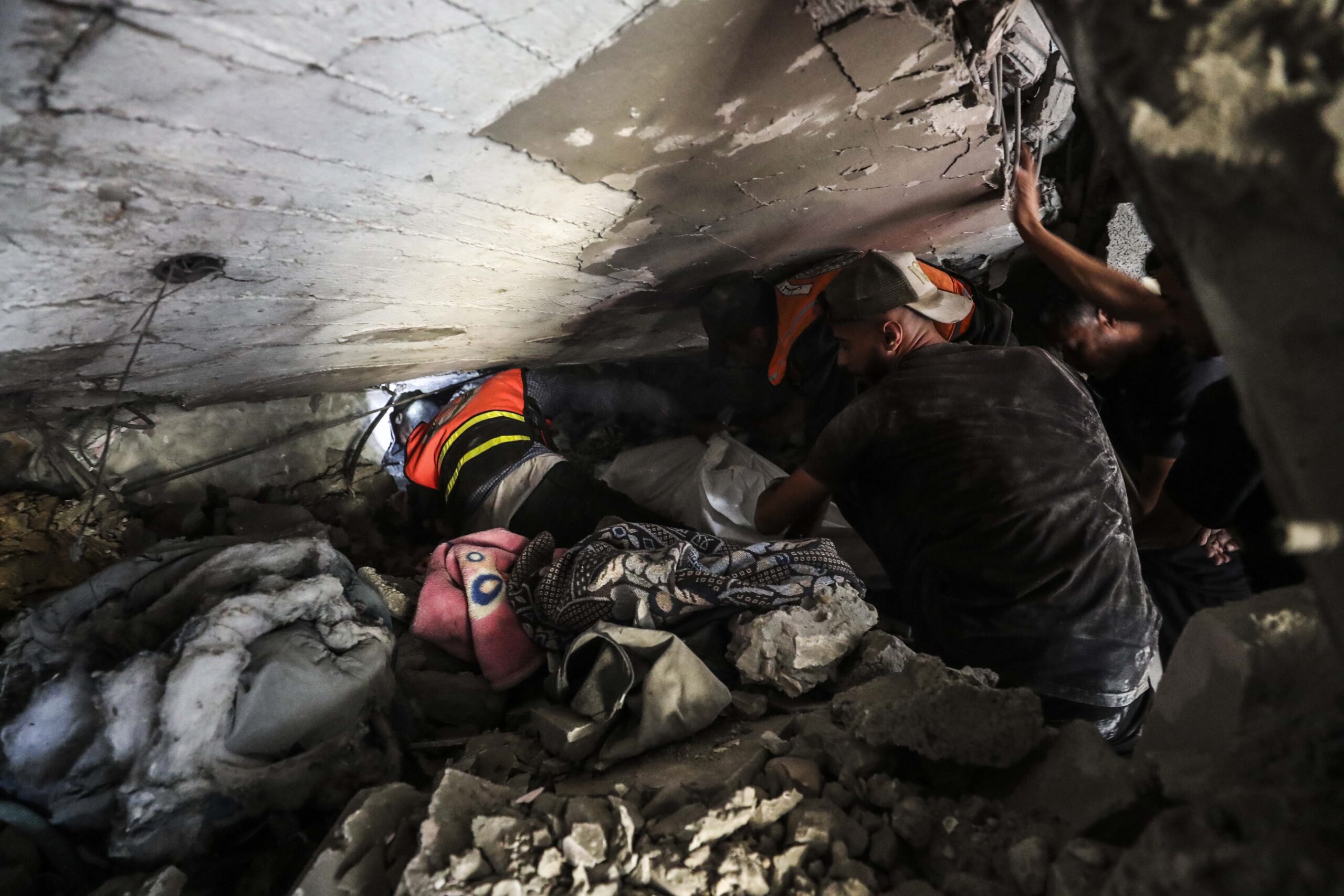 Gazze’de can kaybı 57 bin 523’e yükseldi