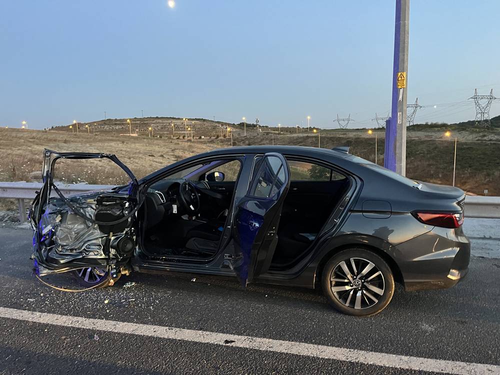 Arnavutköy’de emniyet şeridinde inen sürücüye minibüs çarptı: 1 ölü