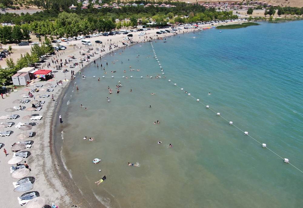 Yüzerken kalp krizi geçiren şahıs hayatını kaybetti