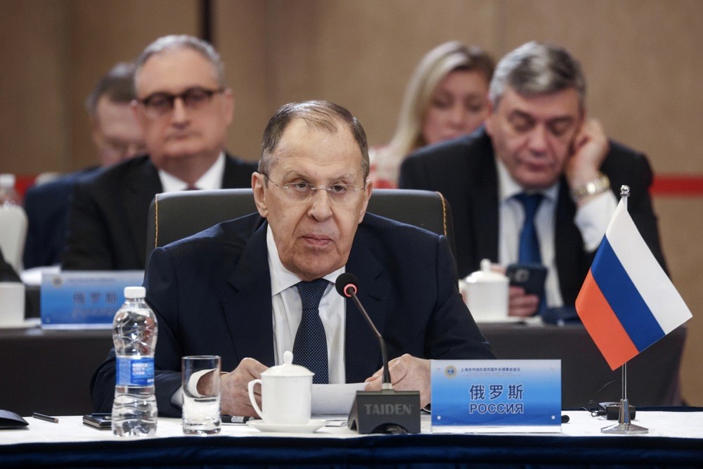 Lavrov: “Trump, savaşı uzatmak isteyen NATO ve AB ülkelerinin baskısına maruz kalıyor”