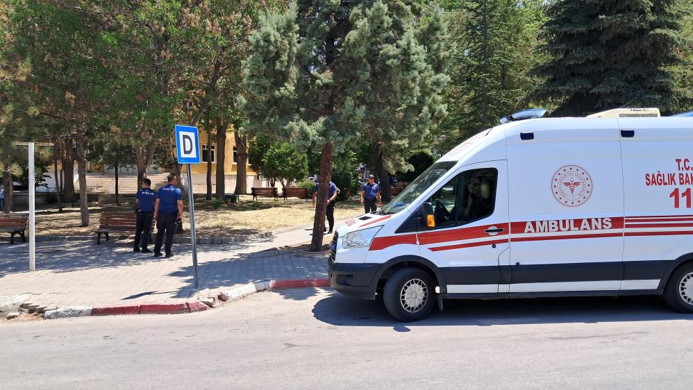 Karaman’da parkta bıçaklı kavga: 1 yaralı