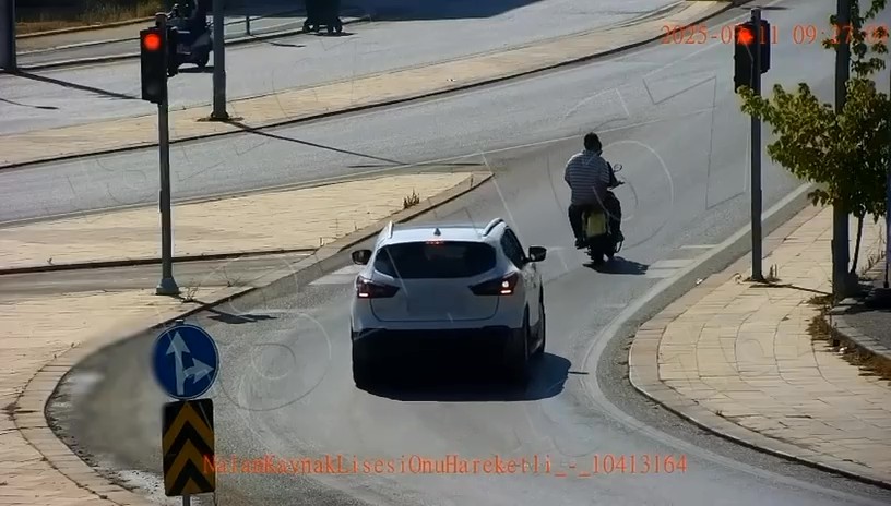 Plakayı kapatıp kırmızı ışıkta geçen sürücüye 7 bin lira ceza kesildi