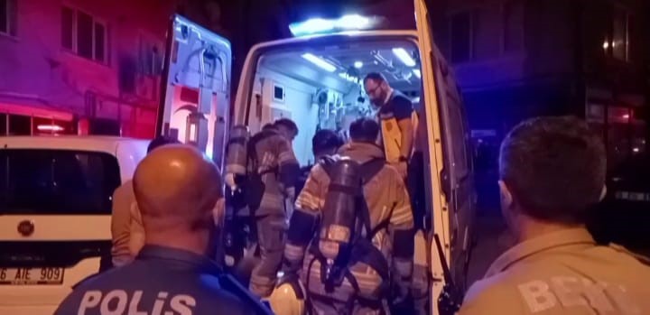 Bursa’da gece yarısı mahalleyi ayağa kaldıran yangın