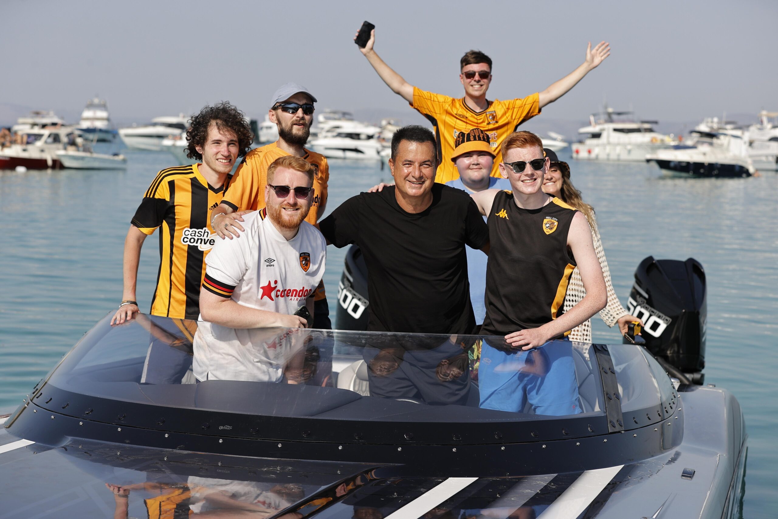 Acun Ilıcalı’dan İngiliz taraftarlara Türkiye turu