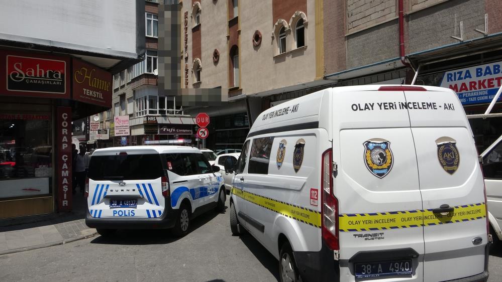 65 yaşındaki şahıs otel odasında ölü bulundu