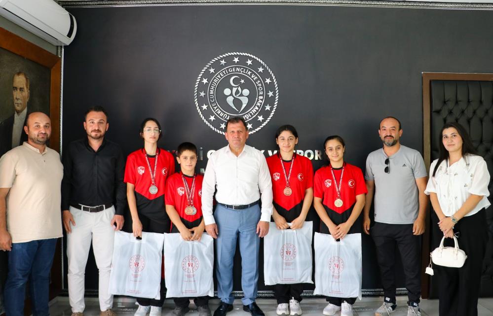 Şampiyonlardan Kabakcı’ya ziyaret