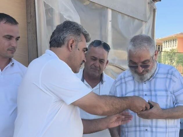 Bulduğu içi para dolu cüzdanı sahibine teslim etti