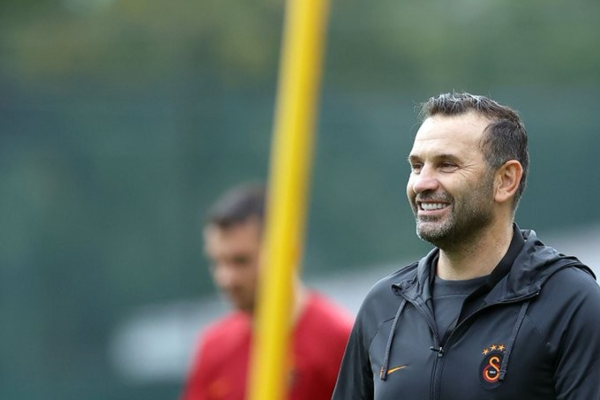 Okan Buruk: “Umarım Osimhen transferi kısa sürede biter”