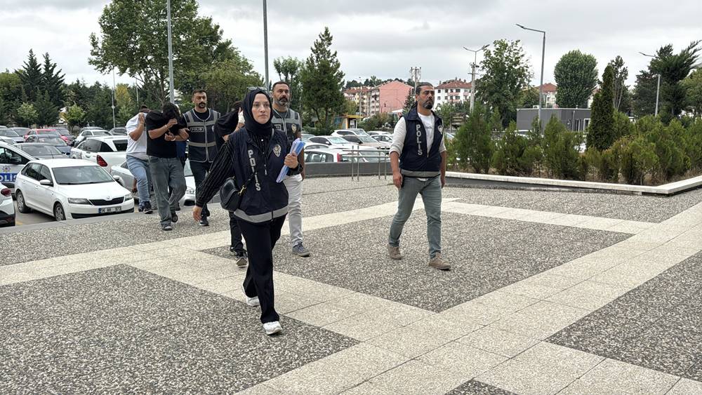 200 bin liralık alkol çaldılar : Pişkin pişkin “Hepsini içtik” dediler