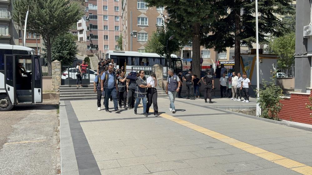 Yasa dışı bahis şüphelisi 32 kişinin 19’u hakim karşısında