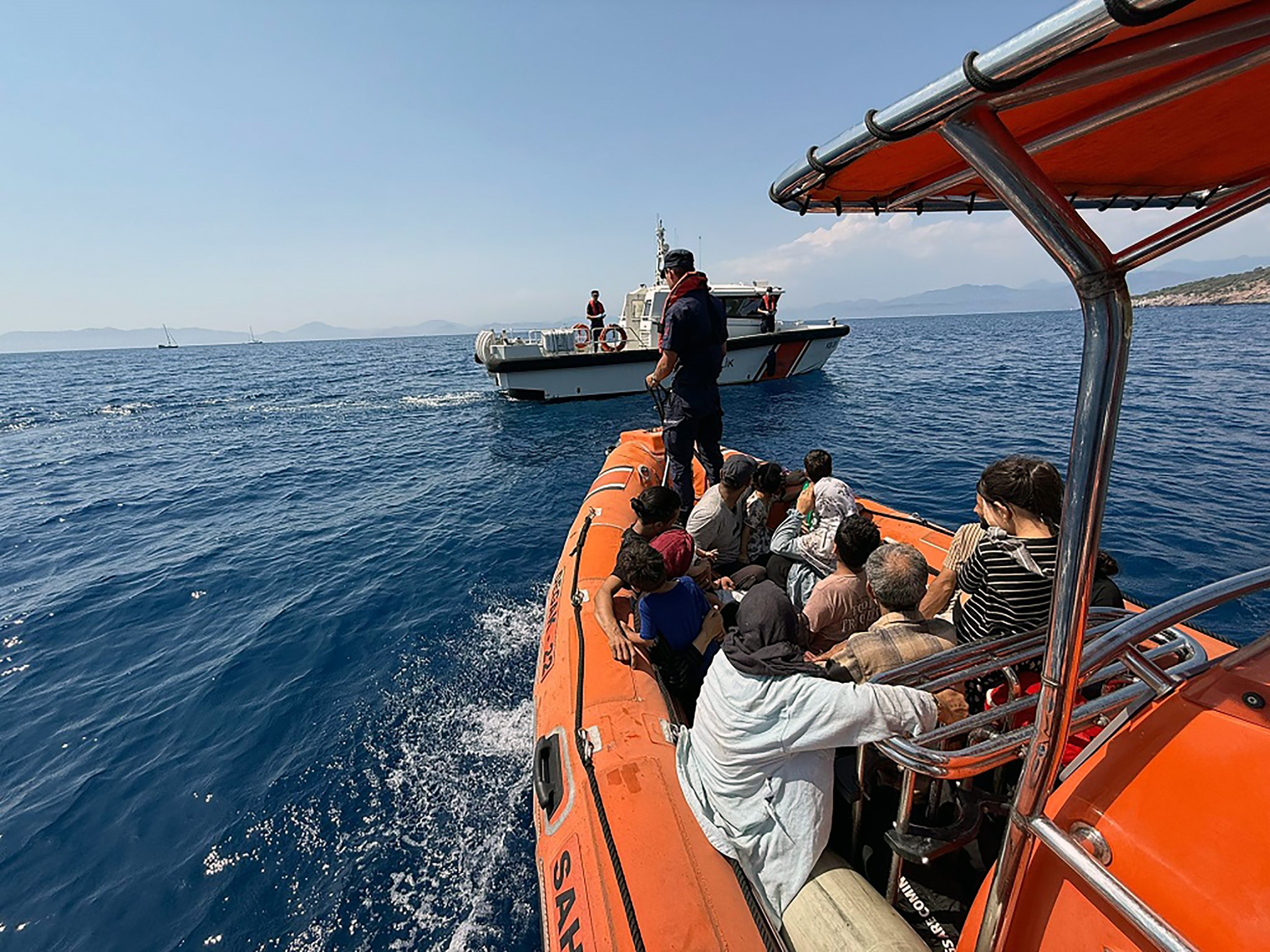 Fethiye’de 37 düzensiz göçmen kurtarıldı