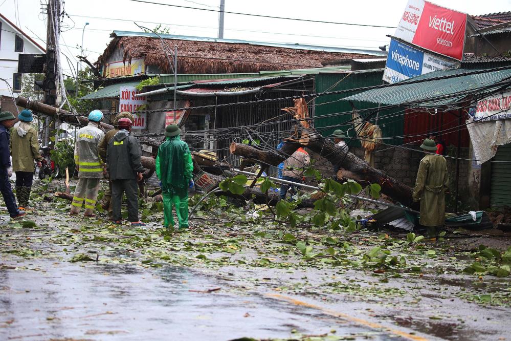 Vietnam’ı vuran Kajiki Tayfunu’nda 3 kişi hayatını kaybetti