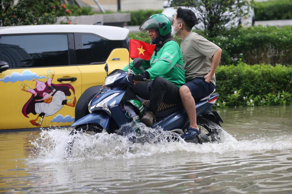 Kajiki Tayfunu’nda can kaybı 8’ye yükseldi
