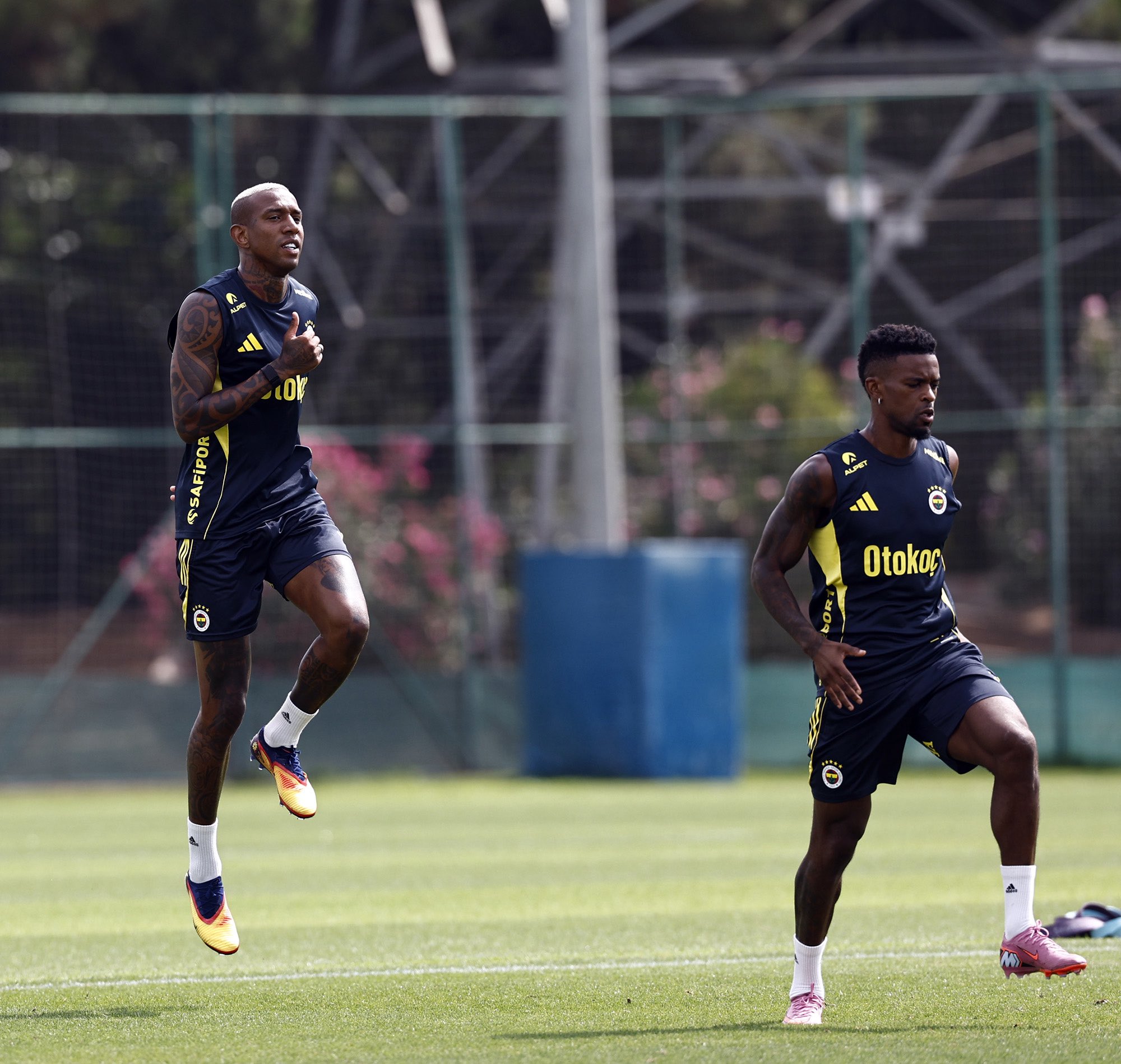 Fenerbahçe, Feyenoord maçı hazırlıklarını sürdürdü