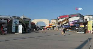 İzmir’de polise tekmeli yumruklu saldırı