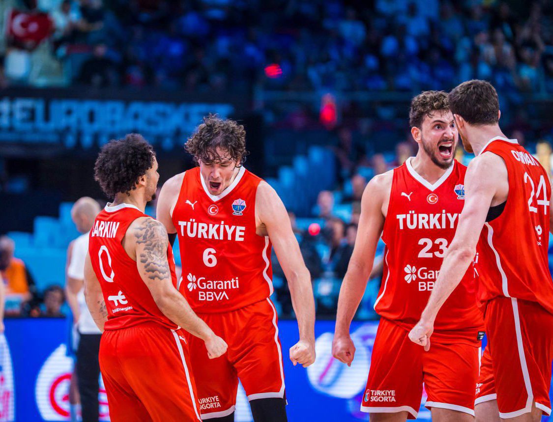 12 DEV ADAM FİNALDE