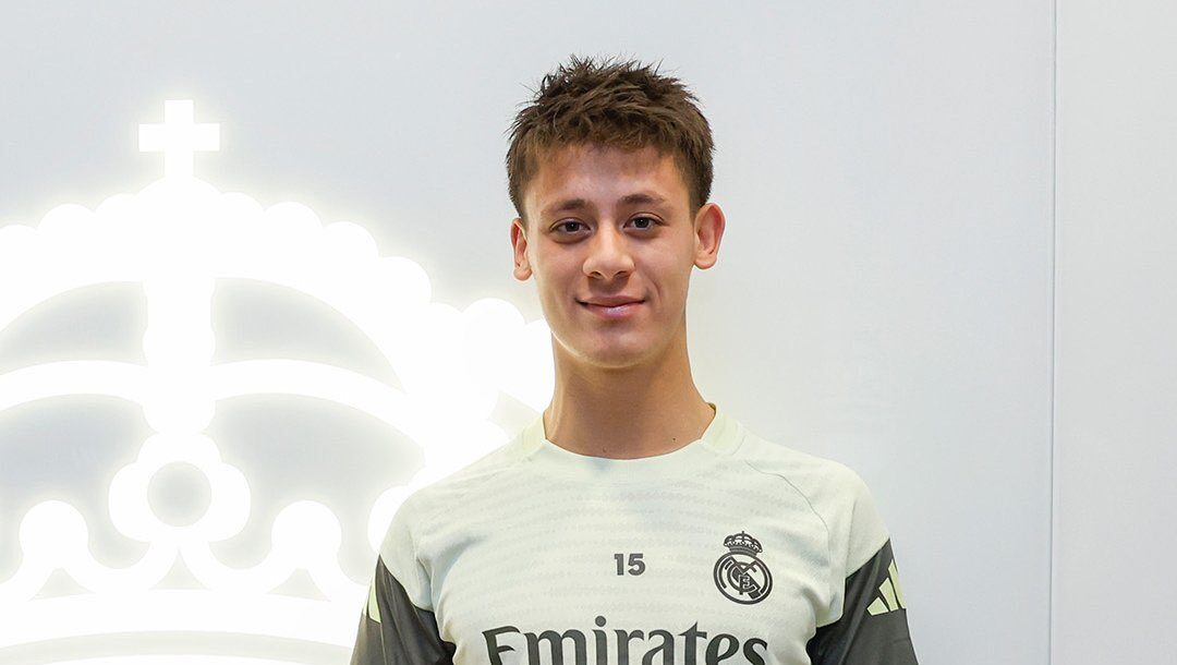 Arda Güler, Real Madrid’de Ekim Ayının En İyi Oyuncusu Seçildi!