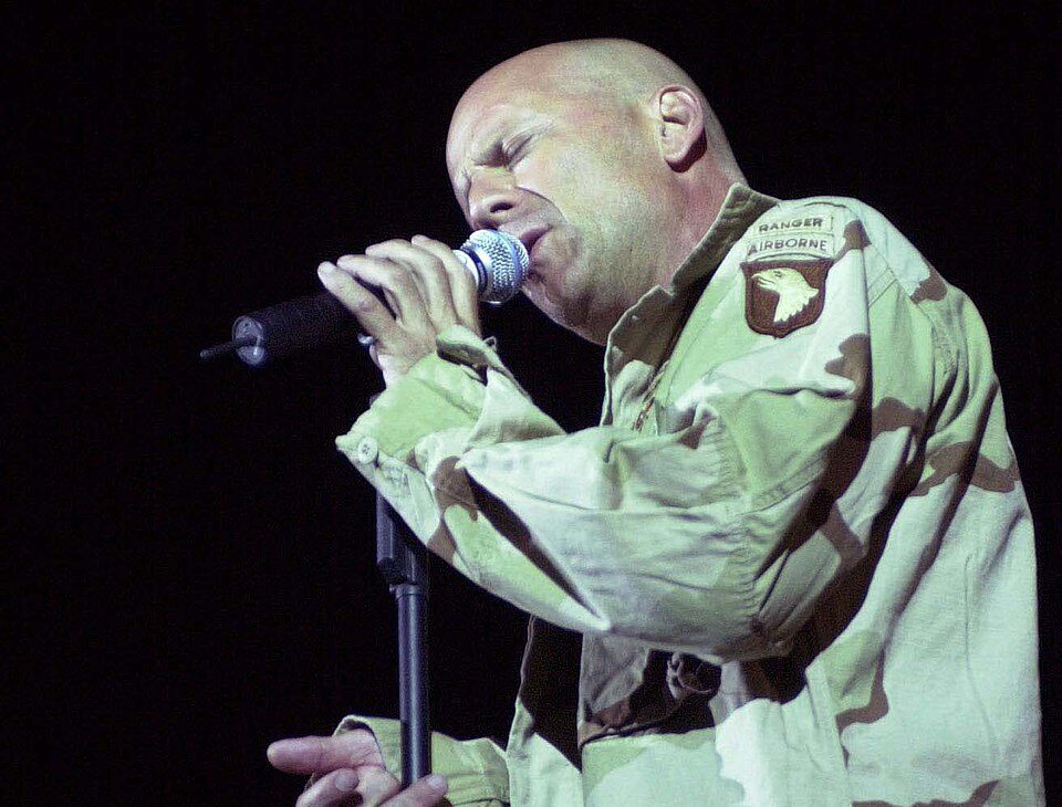 Bruce Willis Kimdir? Hollywood’un Efsane İsmi Sinemaya Veda Etti