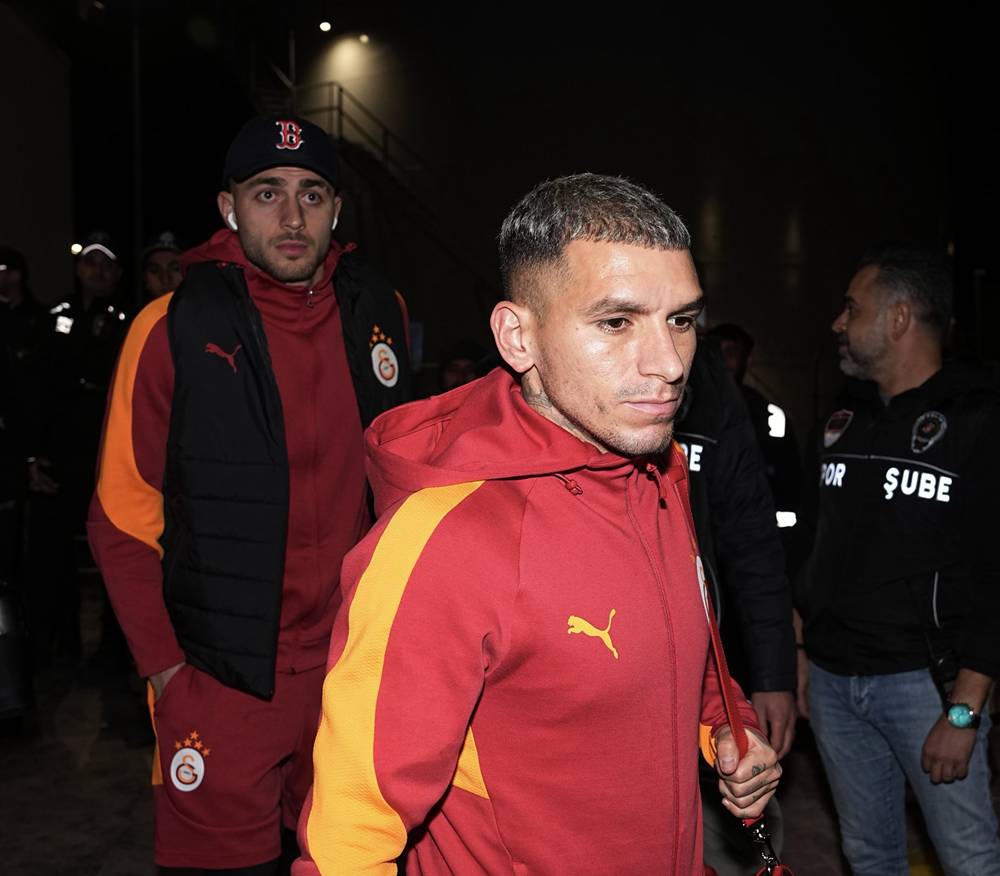 Galatasaray Futbol Takımı Antalya’ya Ulaştı