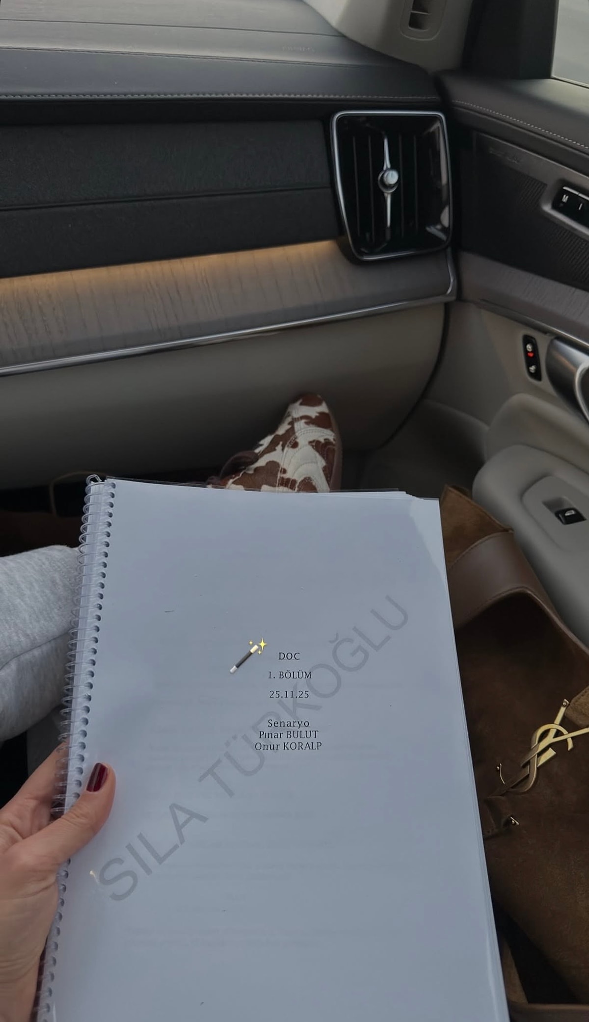 İbrahim Çelikkol ve Sıla Türkoğlu, DOC Dizisinde Başrol Paylaşıyor!