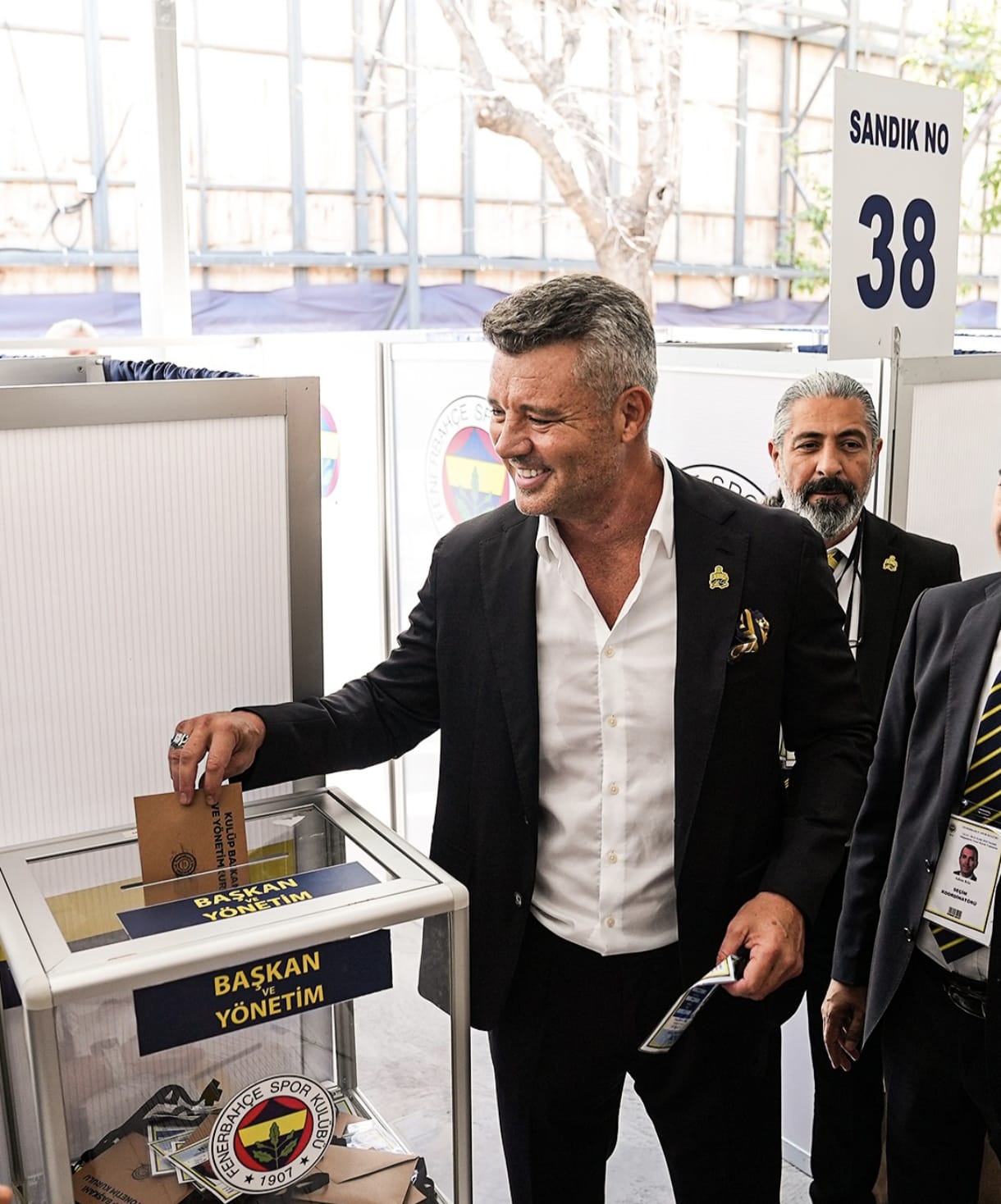 Fenerbahçe Başkanı Sadettin Saran trafik kazası geçirdi!