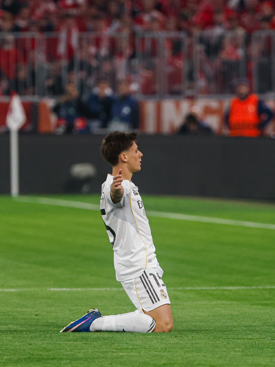 Şampiyonlar Ligi’nde Çılgın Gece: 7 Gollü Maçta Bayern Yarı Finalde! Arda Güler Şov Yaptı