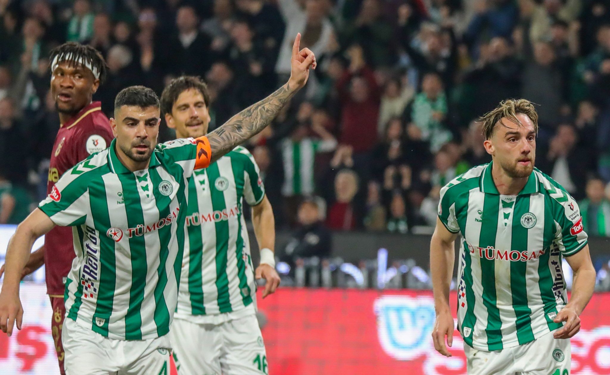 Trabzonspor Fırsatı Tepdi: Konyaspor Deplasmanında Ağır Darbe