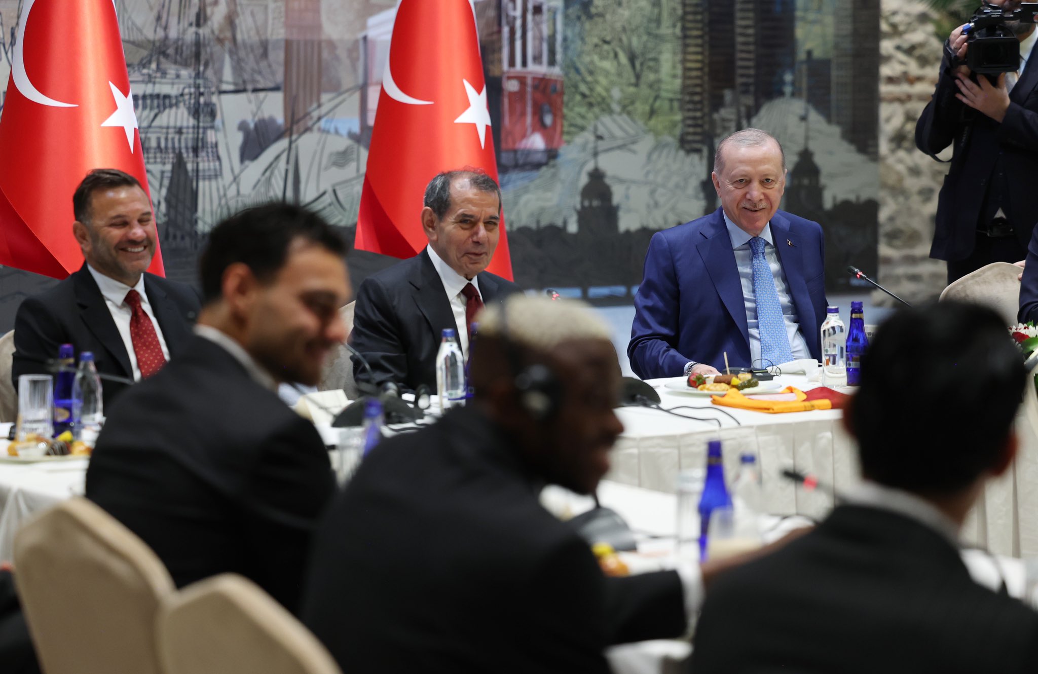 Galatasaray Şampiyonluk Kupasıyla Cumhurbaşkanlığı Külliyesi’nde Ağırlandı